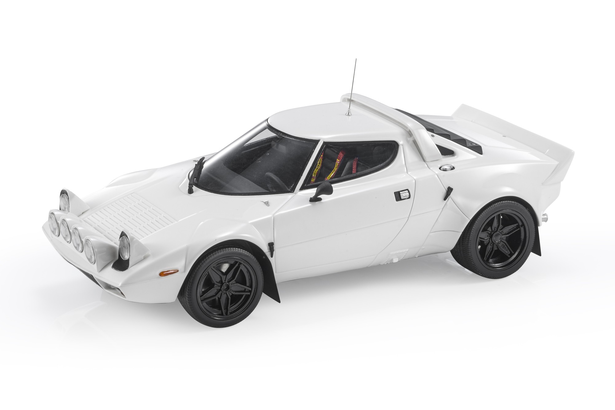 Lancia Stratos HF Ready to Race 1975 Wit - 1:18